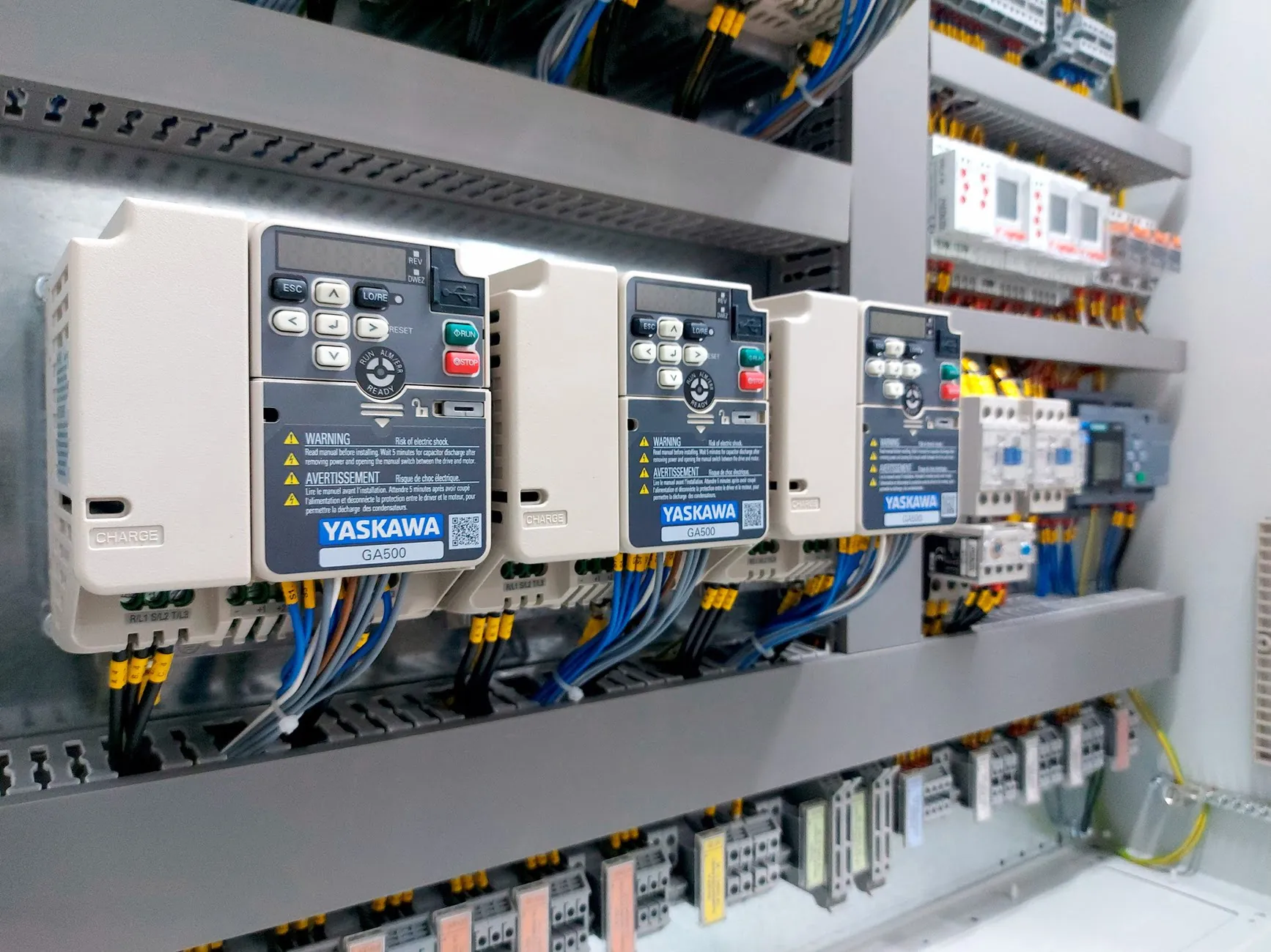 Equipo de ingeniería y desarrollo de soluciones de automatización y paneles eléctricos