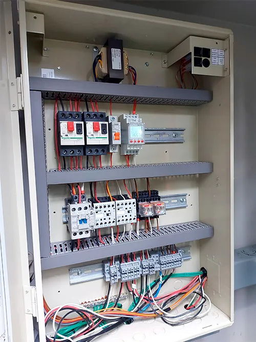 Panel eléctrico después de la repotenciación